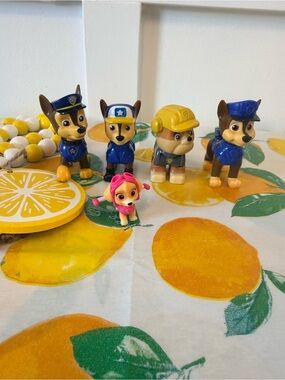 10/$25‎ • Paw Patrol Figurines Lot